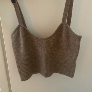 Stickad topp från zara - Stickad topp från zara. Aldrig använd. Jag är vanligtvis S som referens 