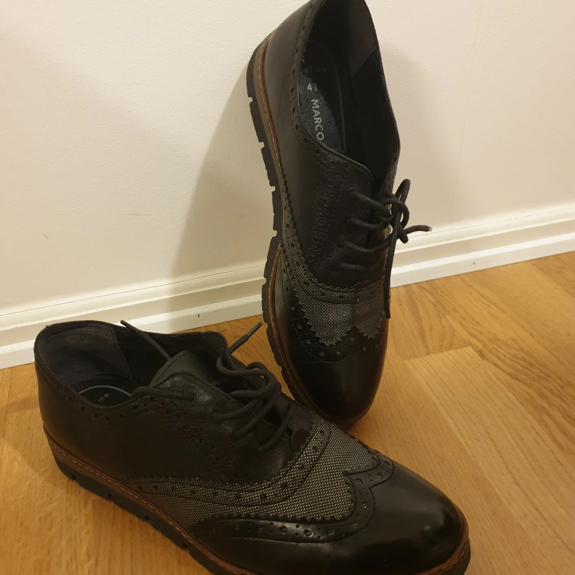 Stilrena lackskor i nyskick - 91