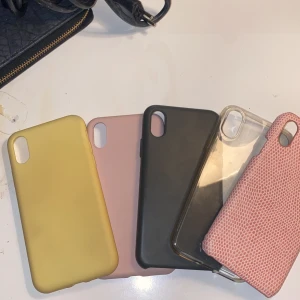 mobilskal  - 5 st mobilskal! inte trasiga och funkar hur bra som helst. köpte alla för 130kr styck. Passar till iphone x/xs. säljer för 30kr styck. alla för 150kr. 