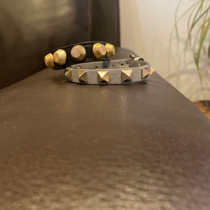 Balenziaga armband💕 - Säljer detta armband då den inte kommer till användning längre. Storlek M 💕 ❗️OPS❗️ vet inte om det är äkta men jag tror inte det💕