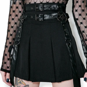 Killstar kjol NY med tags! - Helt oanvänd, endast provad kjol från Killstar med lapparna kvar. Storlek Small men något liten i storleken och ej stretchig. Nypris ca 600 kr!