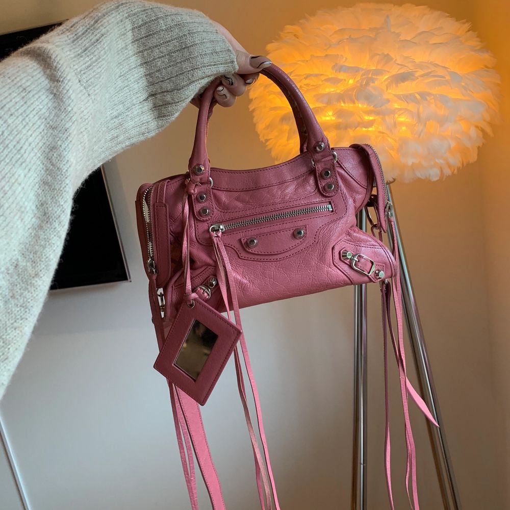 Rosa balenciaga väska | Plick Second Hand