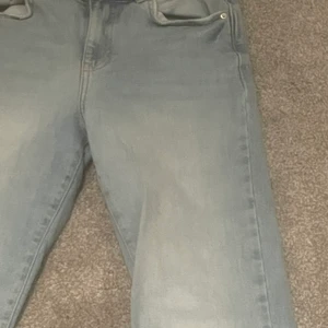 Jeans - Ljus blåa jeans 