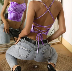 SÖT TOPP - Supersöt topp från SHEIN. Kan tyvärr inte visa den på så den är för liten i bysten på mig 💕