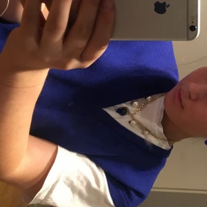 blå väst - As snygg blå stickad bäst köpt second hand ! Köparen står för frakt 📦 