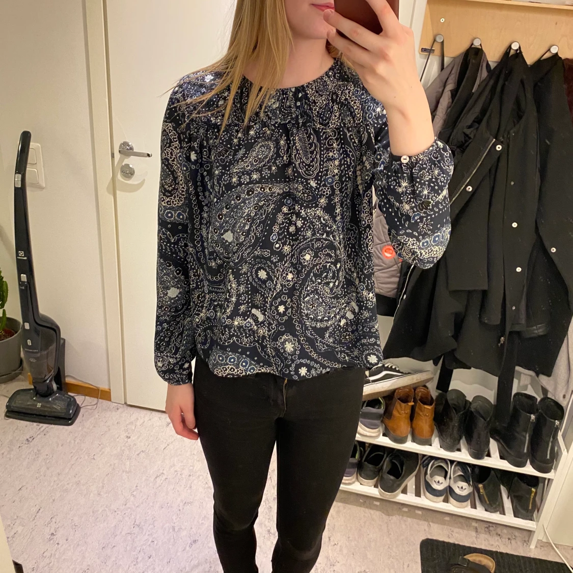 Paysleymönstrad blus