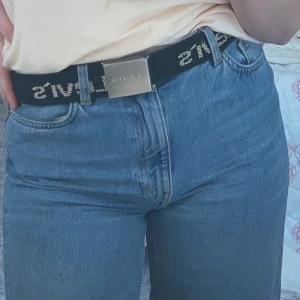 Levis skärp  - Jätte fint Levis skärp för någon med  storlek S eller M! Endast 80kr 💗💗💗