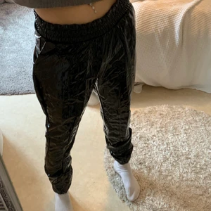 Lack byxor  - Lack byxor oanvända skick 10/10