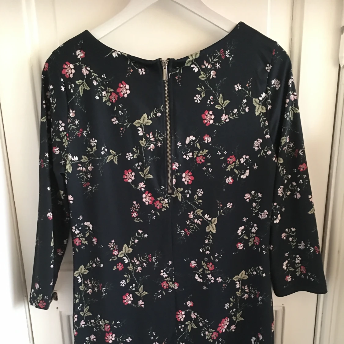 Blommig klänning - 91