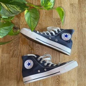 Converse - Snygga gråblå converse nästan aldrig använt💞