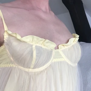 🍯Bumblebee topp🍯 - Mega cute topp som passar s/xs, mindre byst. Den har bh-knäppe på baksidan🌾🌾🌾🌾🌾🌾🌾🌾frakt tillkommer