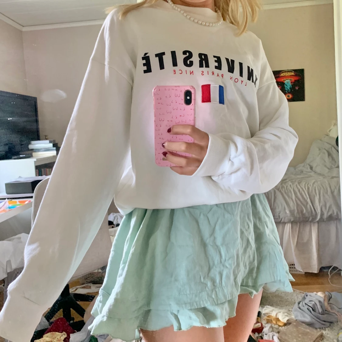 Sweatshirt