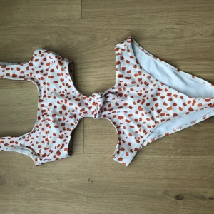 Swimsuit imitation bikini  - White swimsuit with brown dots. I wore it one time but it’s too small for me 