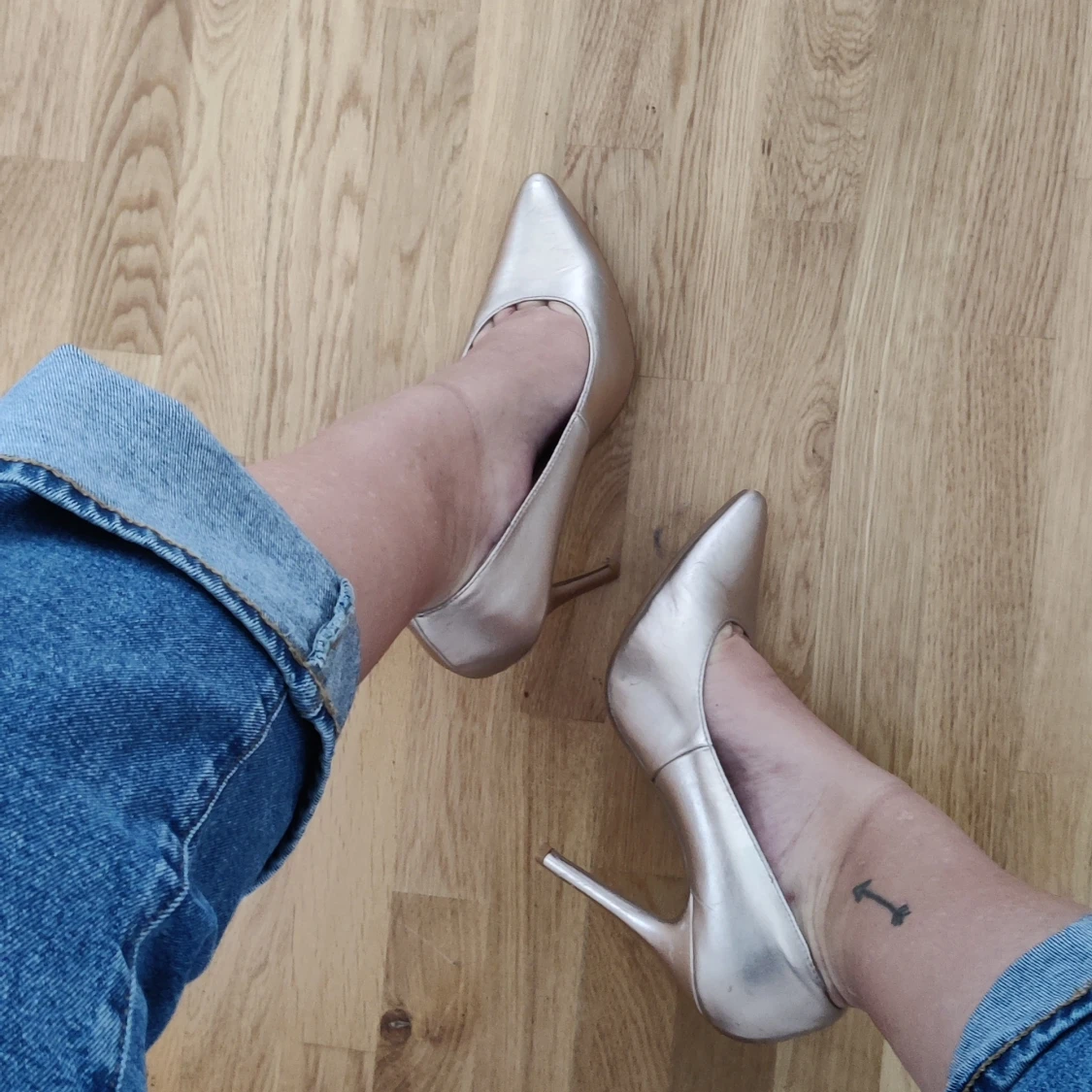 Rose-gold High heels