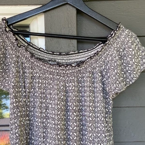 Mönstrad Blus - Grå mönstrad blus🤍🤍off-shoulder alternativ