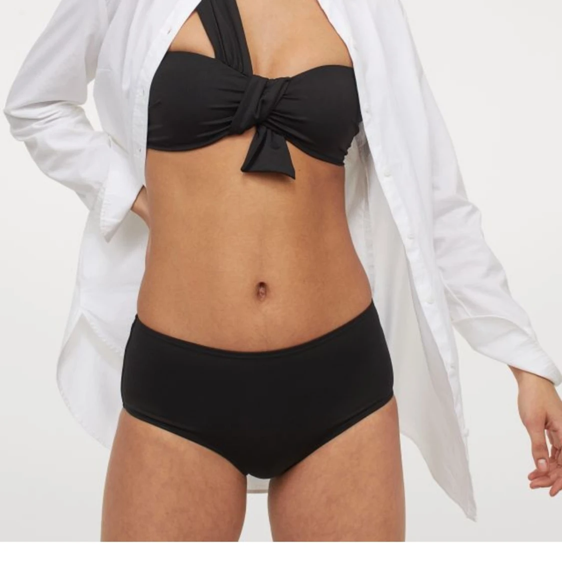 Svart H&M bikiniunderdel strl 38