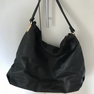 Svart väska - Svart väska