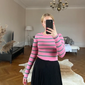 Randig tröja från zara - Randig tröja från zara. Använt fåtal gånger men är i gott skick! 🥰