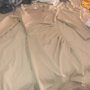 Klänning - Snygg tajt känning 