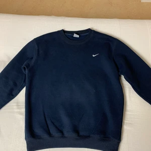 En fint tröja som ligger som bra skick. - Har köpt 6 månad senare och vill sälja den för att är inte min typ. Skriva budet i kommentar 🙏