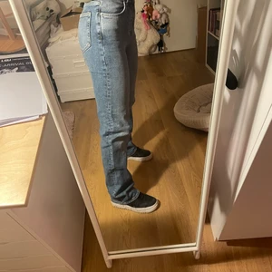 Bikbok  - Från bikbok. Storlek 25. Mörkblå. Jag är 164 cm. Använda några gånger 