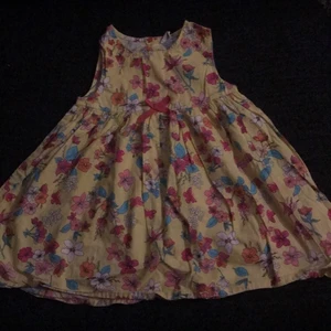 . - Helt oanvänd!!! Hittade i en låda med kläder. 