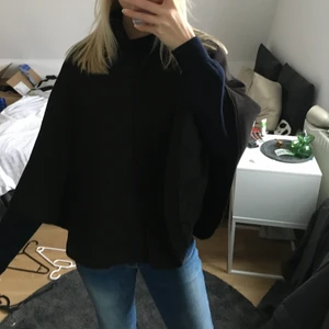 Cape HM - Supersnygg cape från HM!! Passar xs-M