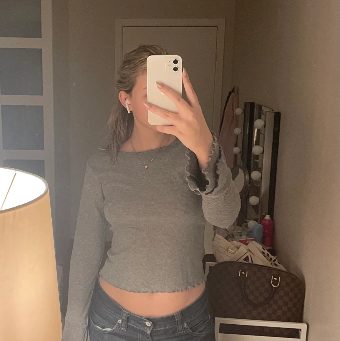 Tröja men utsvängda ärmar