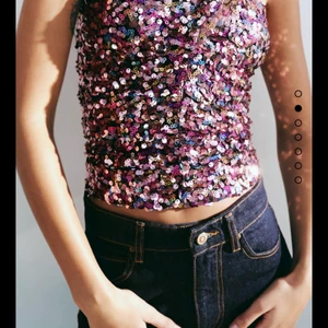 Zara  - Söker denna topp från zara, hör av er om ni skulle vilja sälja💞