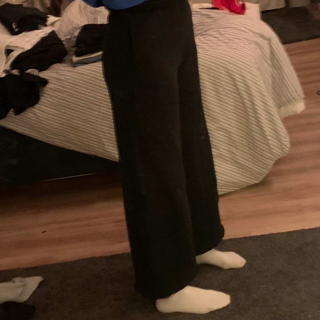 Svarta wide mjukis storlek S från HM