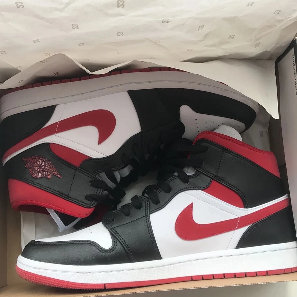 Jordan 1 gym red