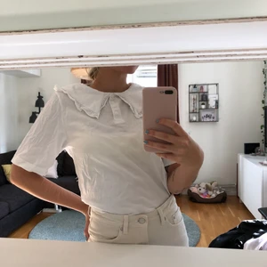 Tröja med krage - Jättesöt att ha under stickade tröjor eller bara för sig