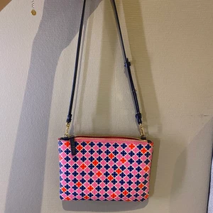 Malene birger väska - Malene birger clutch/axelväska. Jättefin och unik färg! Perfekt skick, inga deffekter. 