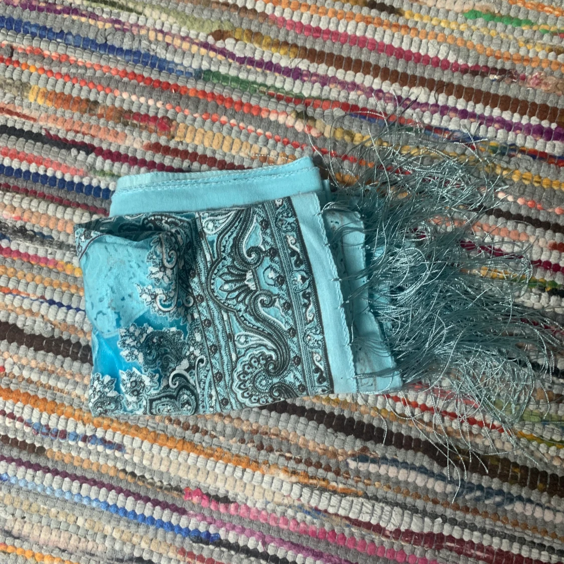 Sjalar i alla olika färger och mönster!  - 90