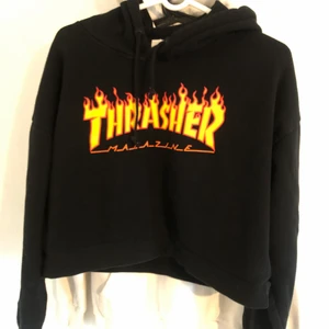 Thrasher hoodie  - Kort thrasher hoodie ca stl S-M, betalning sker via swish och köparen står för ev frakt 🚚 