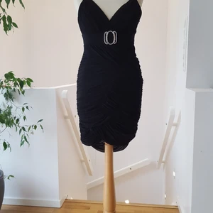 Faviana New York klänning  - En lyxig och sexig klänning 