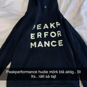 Hudie  - En blå hudie mörk blå rätt så tajt på mig iallafall 