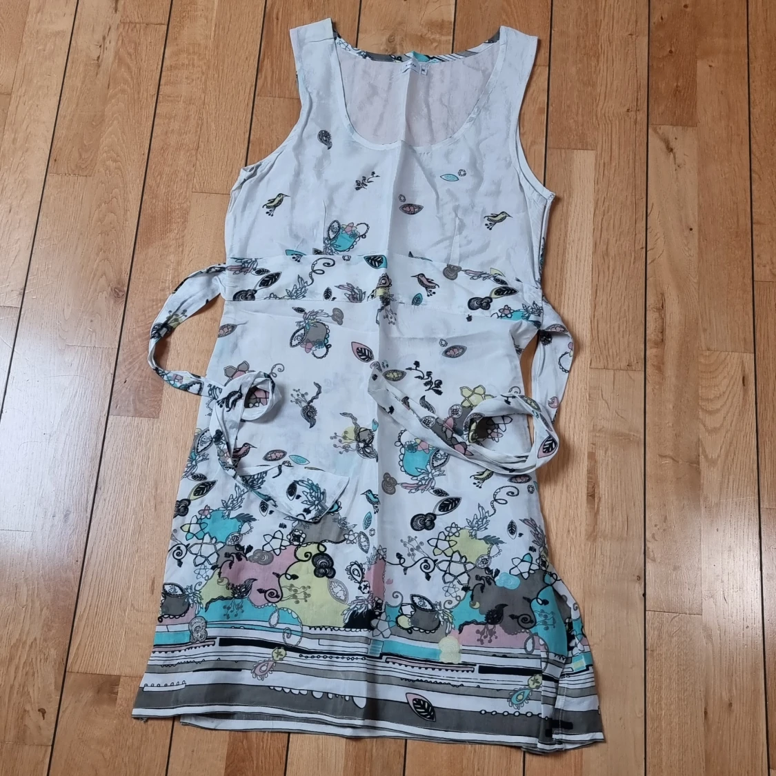 Supersöt skir klänning från kaffe.