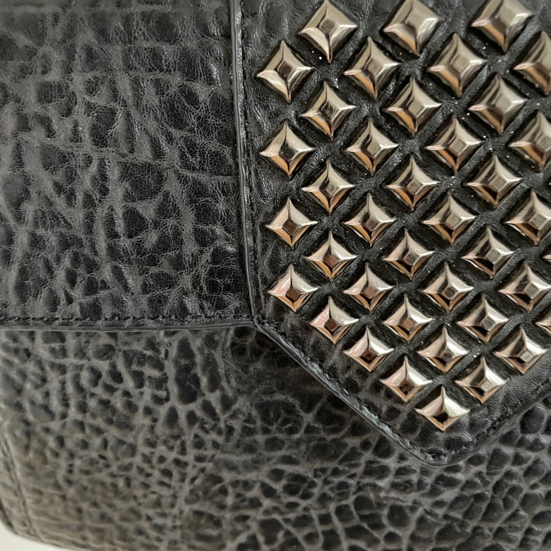 Väska med nitar - 91