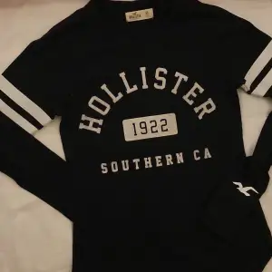 Säljer en Hollister tröja i storlek XS, använd ett tag. Jätte fint skick.