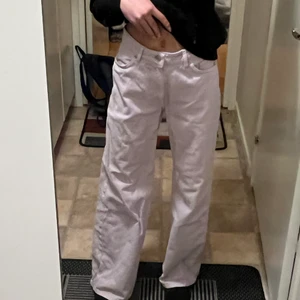 Monkly jeans - säljer dem här fina Monkl jeans som har Andvänds 1 gång 🥰 KÖPAREN STÅR FÖR FRAKTEN 🚚🚚