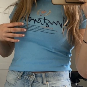 T-shirt - T-shitt köpt i Springfield i marbella. Säljs billigt 