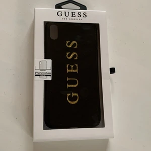 guess iphoneskal  - as ballt iphoneskal från guess för iphone XS MAX tyvärr fel storlek för min mobil :( oöppnat och äkta 💫 frakt-sätt kan ändras om köpare skulle önska det!! 