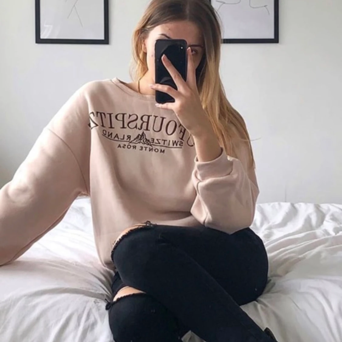 Beige sweatshirt