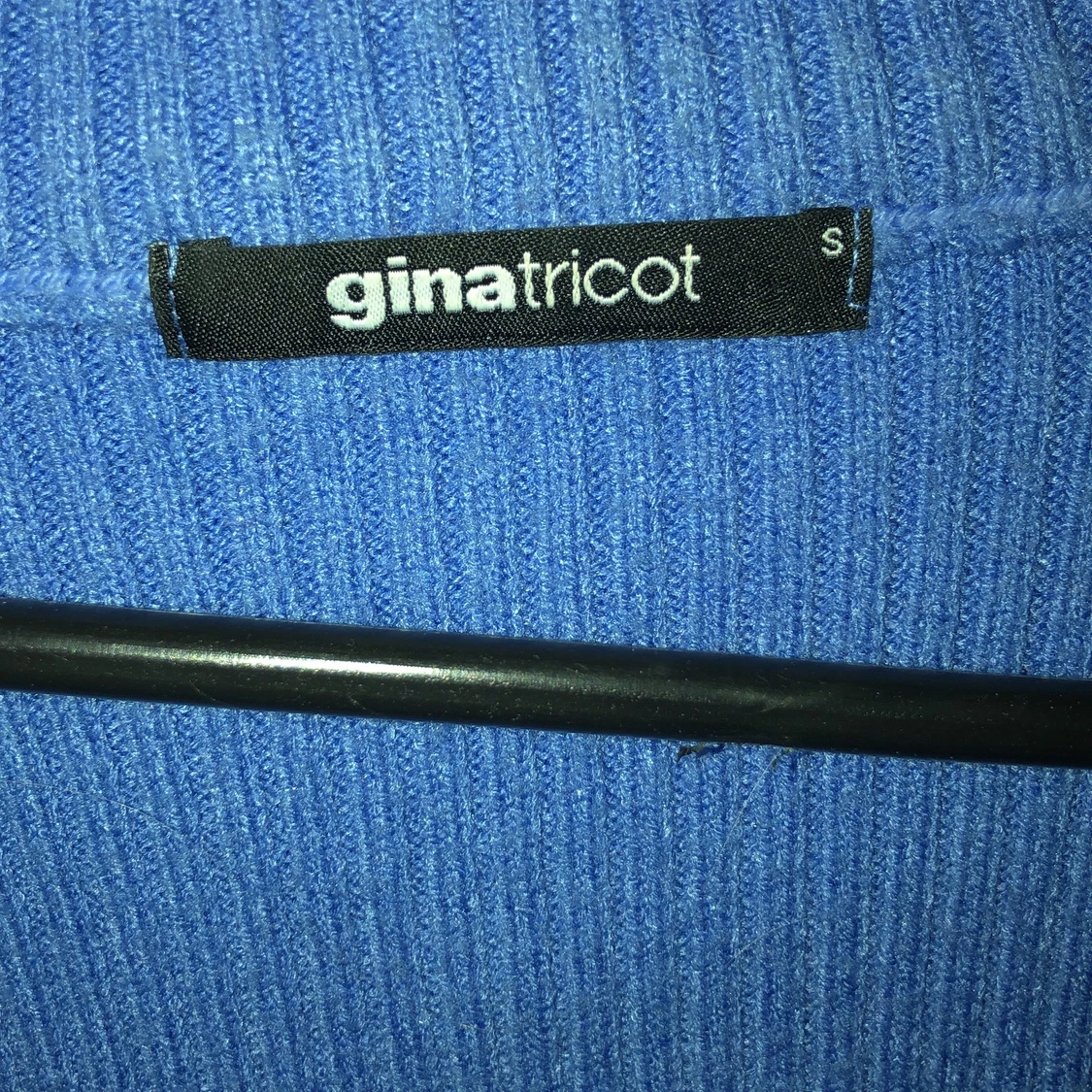 Fin blå tröja från Gina - 91
