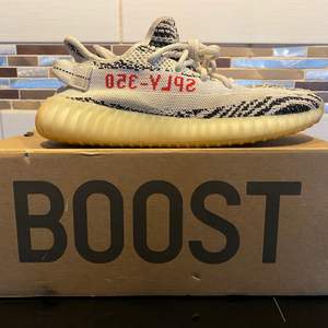 Yeezy 350 ”zebra”, väl använda från några år tillbaka, tyvärr inga inner sulor