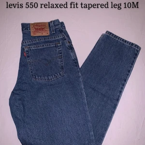 levis - M