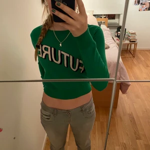 From future tröja - Säljer min superfina tröja från from future✨ Superfin och inne just nu🙈 Köpt från hemsidan för drygt ett år sedan för ca 1400 säljer för 350❤️‍🩹 I perfekt skick dessutom🦄