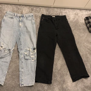 Hej jag säljer två par byxor  - Hej säljer två par byxor då ena är för små och dom andra är för stora säljer dom gärna i ett paket med båda byxorna i men man får också köpa ena byxorna dom blåa är i storlek 38 och dom svarta är storlek 42 dom svarta är ganska korta och dom blåa är mittemellan korta