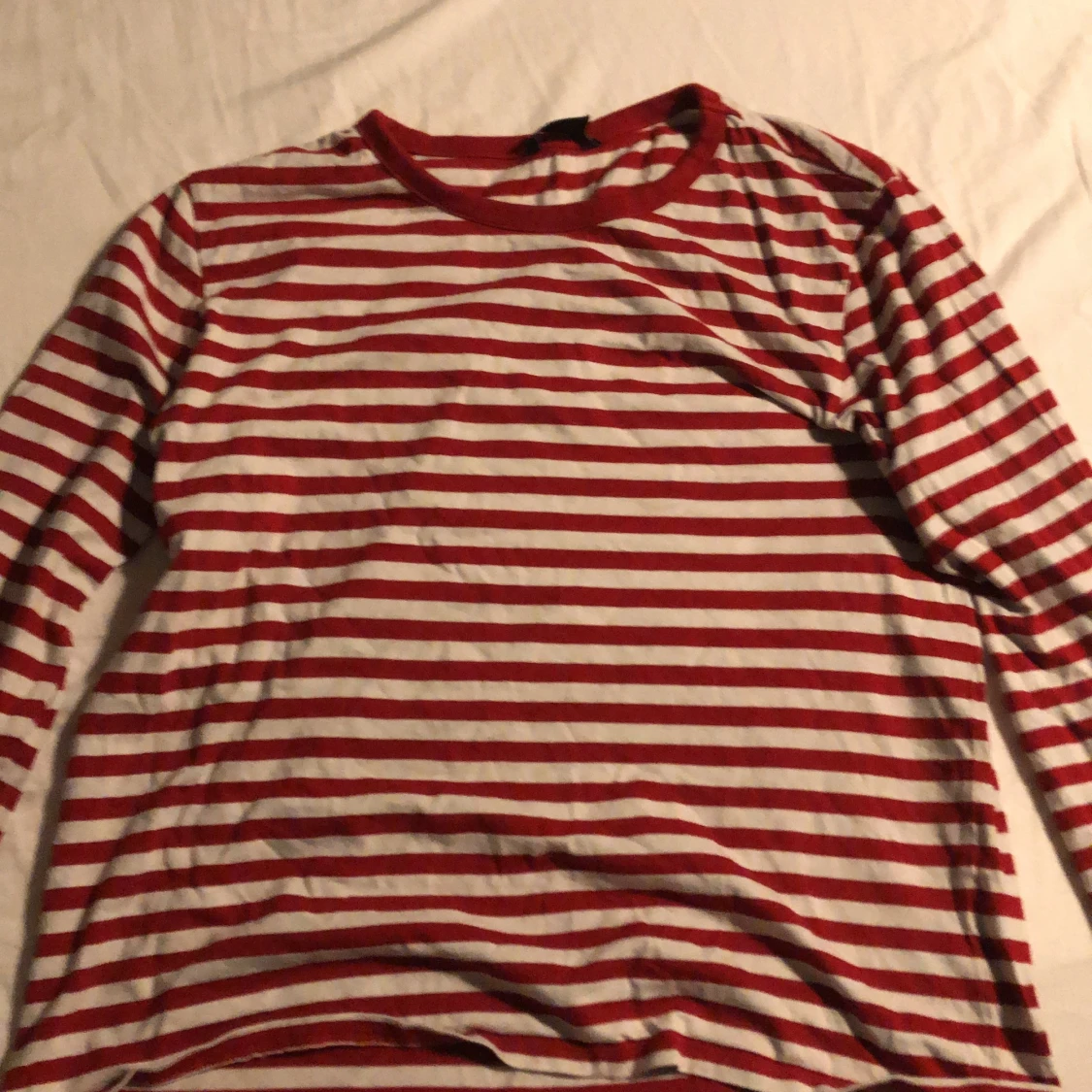 Randig röd tröja storlek S - 90